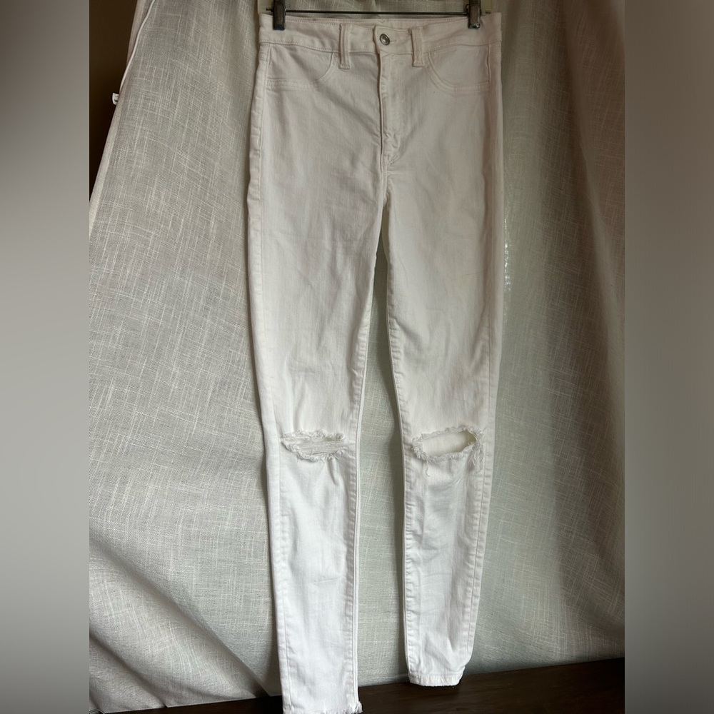 American Eagle white ripped skinny jeans